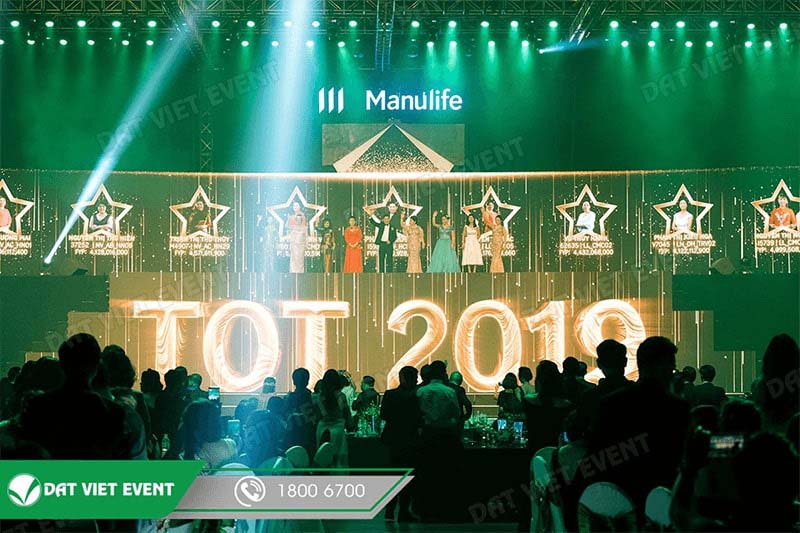 Tri ân nhân viên công ty