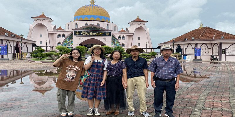 Khách du lịch check-in ở Malaysia